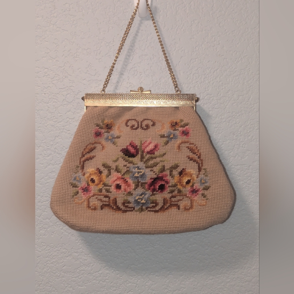 Floral Embroidered Needlepoint Purse. Vintage